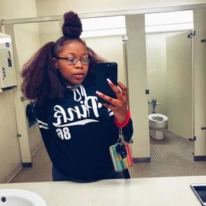 Meet your Posher, Abigail